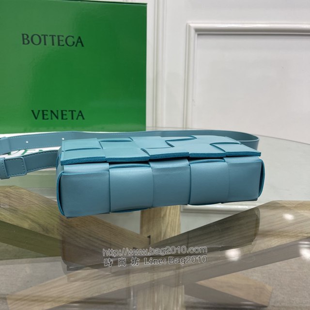 Bottega veneta高端女包 KF0017油畫藍 寶緹嘉羊皮編織女包 BV經典款Cassette新款放大編織斜挎包  gxz1214